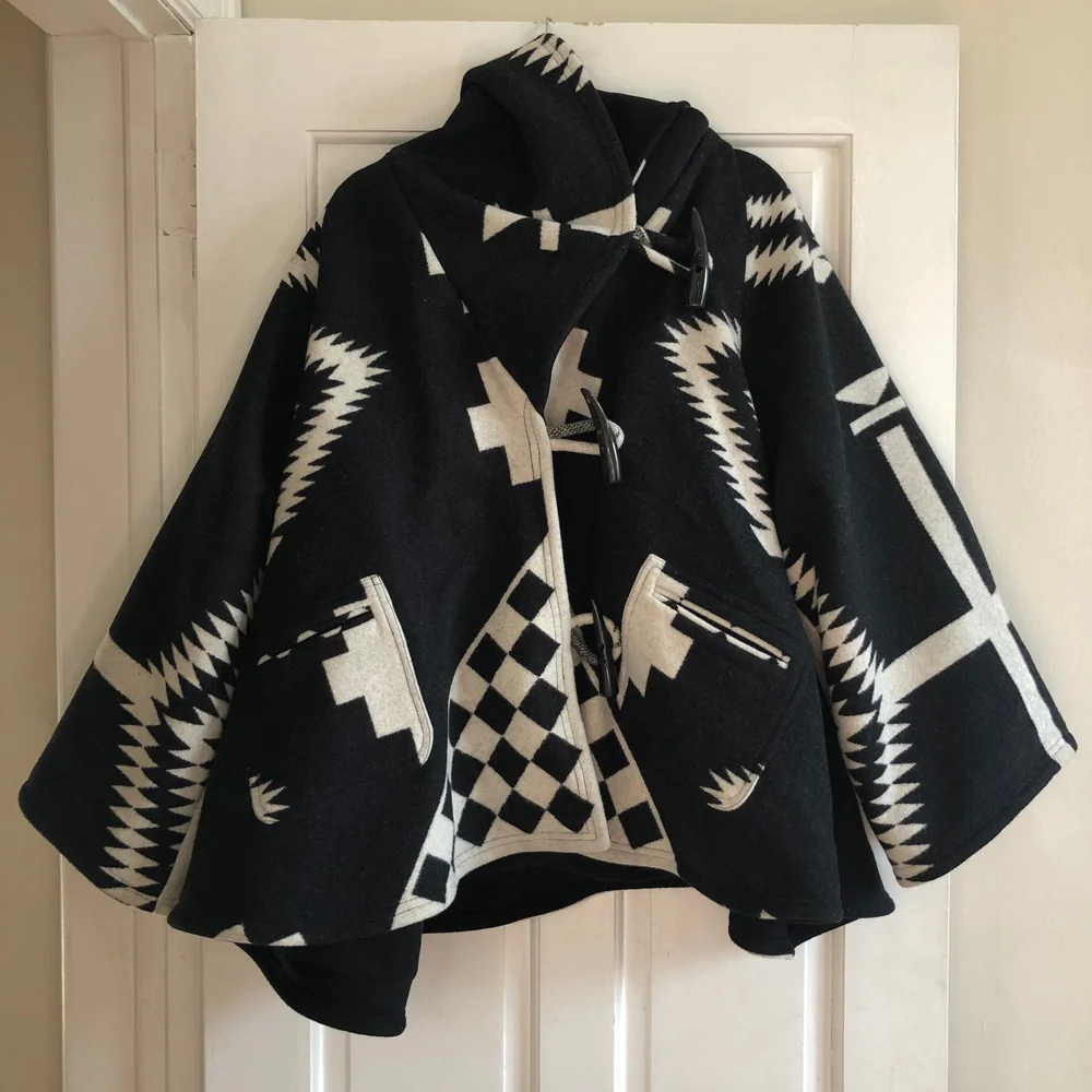 Pendleton (Lindsey Thornburg)Black and White Geometric Cape - Picture 1 of 3